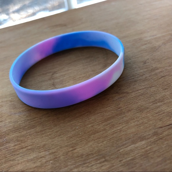 HUNTER HAYES YOU’RE NOT INVISIBLE WRISTBAND - Picture 2 of 2